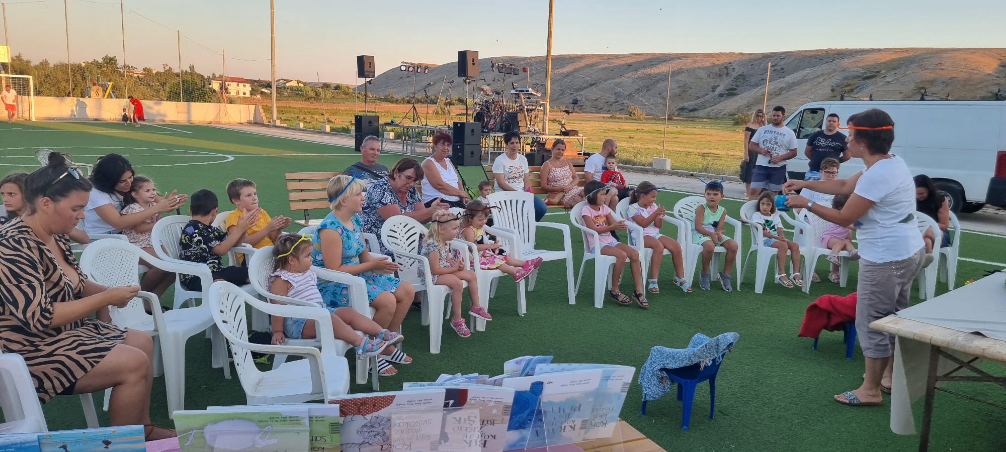 Djecja-predstava-Vlasici-Pag